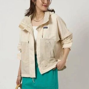 Patagonia Women's Skysail Jacket Size L Natural SP25 Relaxed fit
